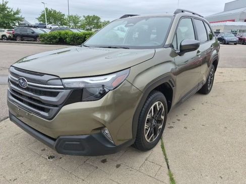Certified 2025 Subaru Forester Premium AWD/4WD image 2