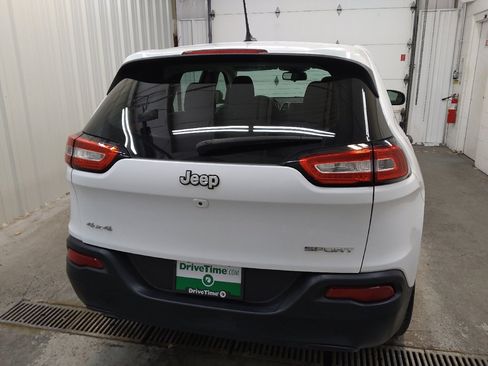 Used 2016 Jeep Cherokee Sport w/ Cold Weather Group AWD/4WD image 7