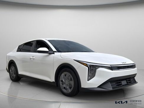 Certified 2025 Kia K4 FWD image 9