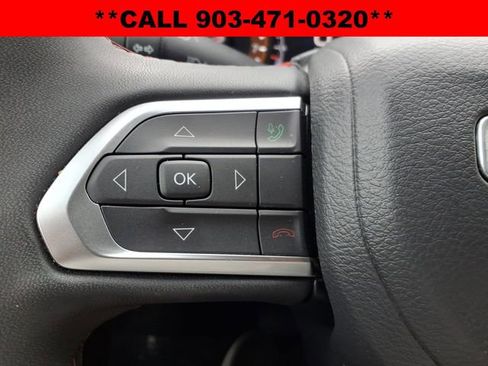 Used 2025 Jeep Compass Trailhawk AWD/4WD image 25