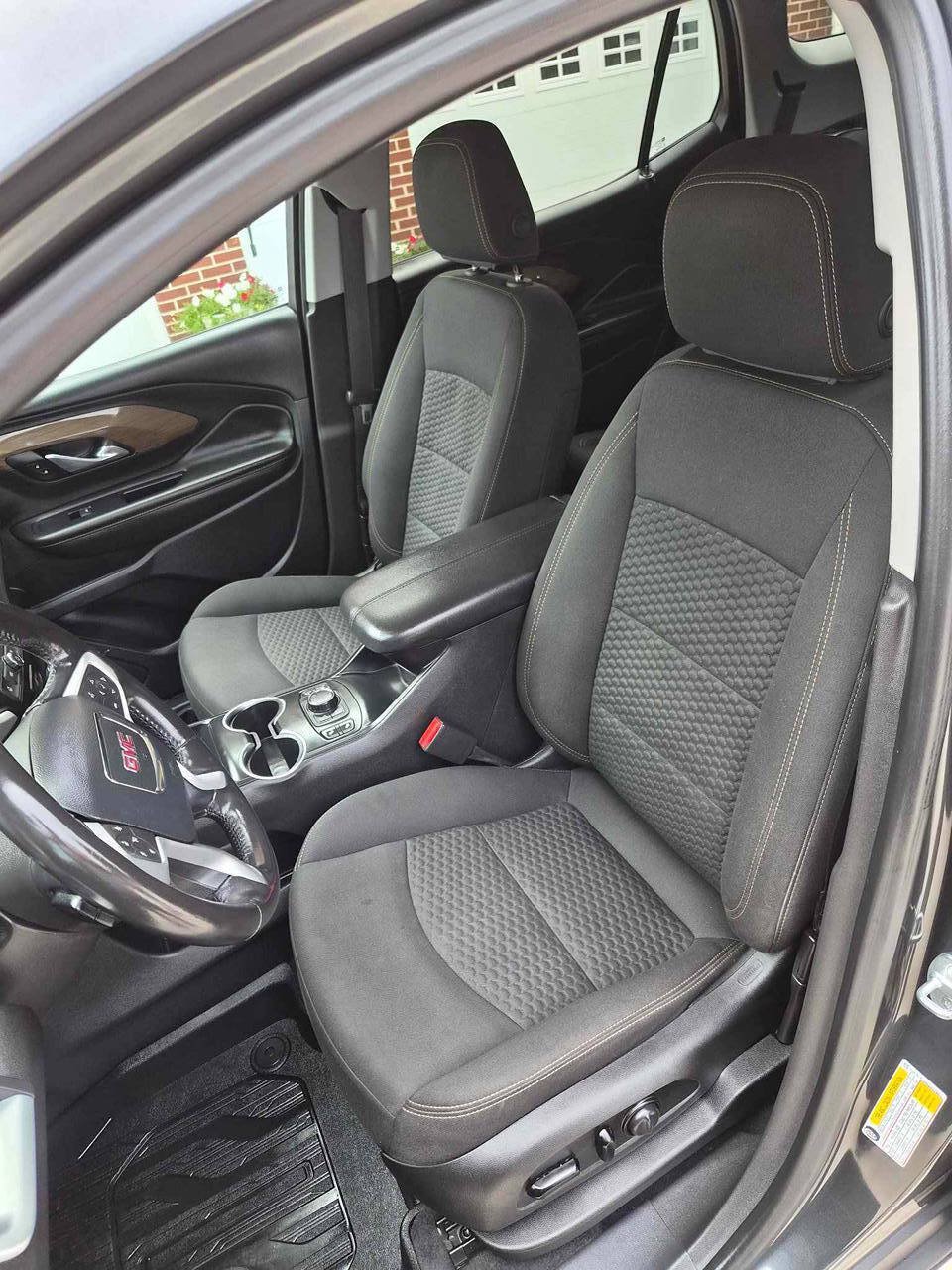 Used 2020 GMC Terrain SLE w/ Driver Convenience Package AWD/4WD image 15
