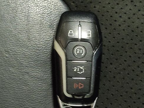 Used 2017 Ford Edge Sport w/ Technology Package image 32