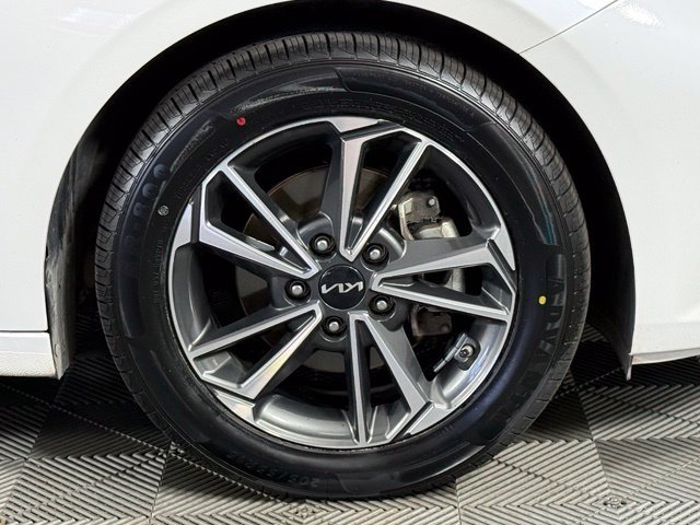 Used 2022 Kia Forte LXS w/ LXS Technology Package FWD image 9