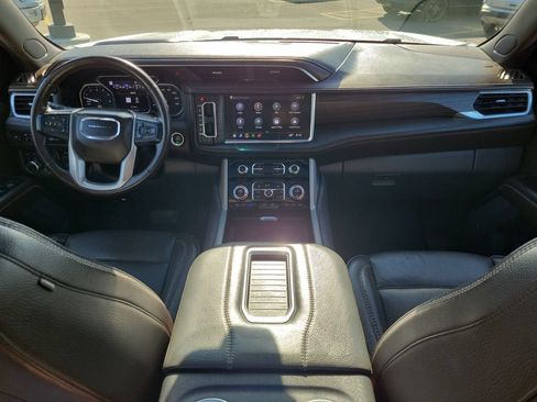 Used 2021 GMC Yukon XL Denali w/ Denali Ultimate Package AWD/4WD image 13