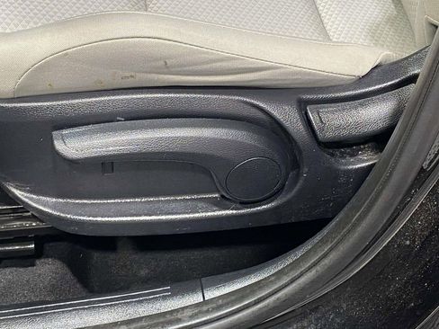 Used 2023 Kia Soul LX w/ LX Technology Package FWD image 17