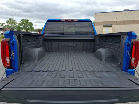 Certified 2023 GMC Sierra 1500 AT4 w/ AT4 Premium Package AWD/4WD image 31
