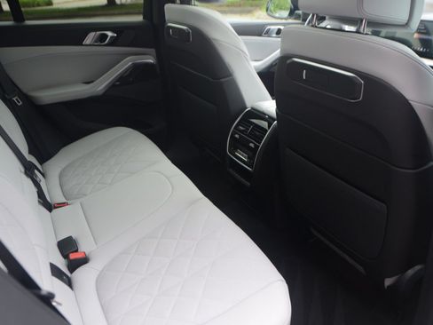 Used 2026 BMW X6 xDrive40i AWD/4WD image 13