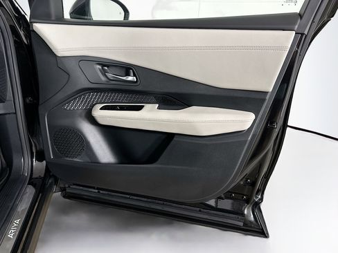 Used 2023 Nissan Ariya FWD image 33