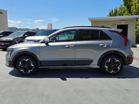 Used 2023 Kia Niro Wind FWD image 6