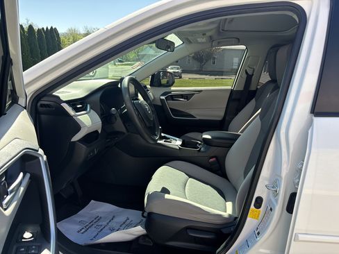 Used 2019 Toyota RAV4 XLE w/ All Weather Liner Package AWD/4WD image 13