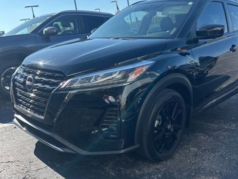 Certified 2022 Nissan Kicks SR image 1
