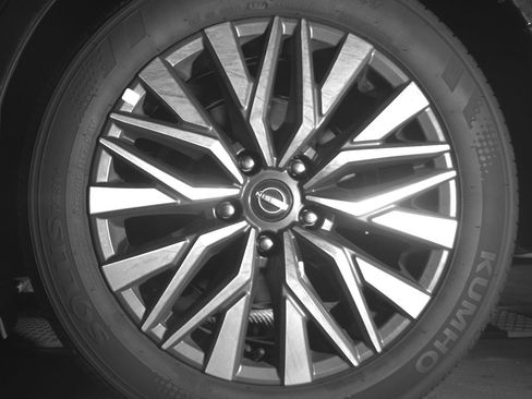 Used 2025 Nissan Altima 2.5 SV FWD image 14