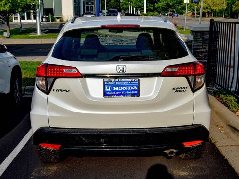 Used 2019 Honda HR-V Sport image 17