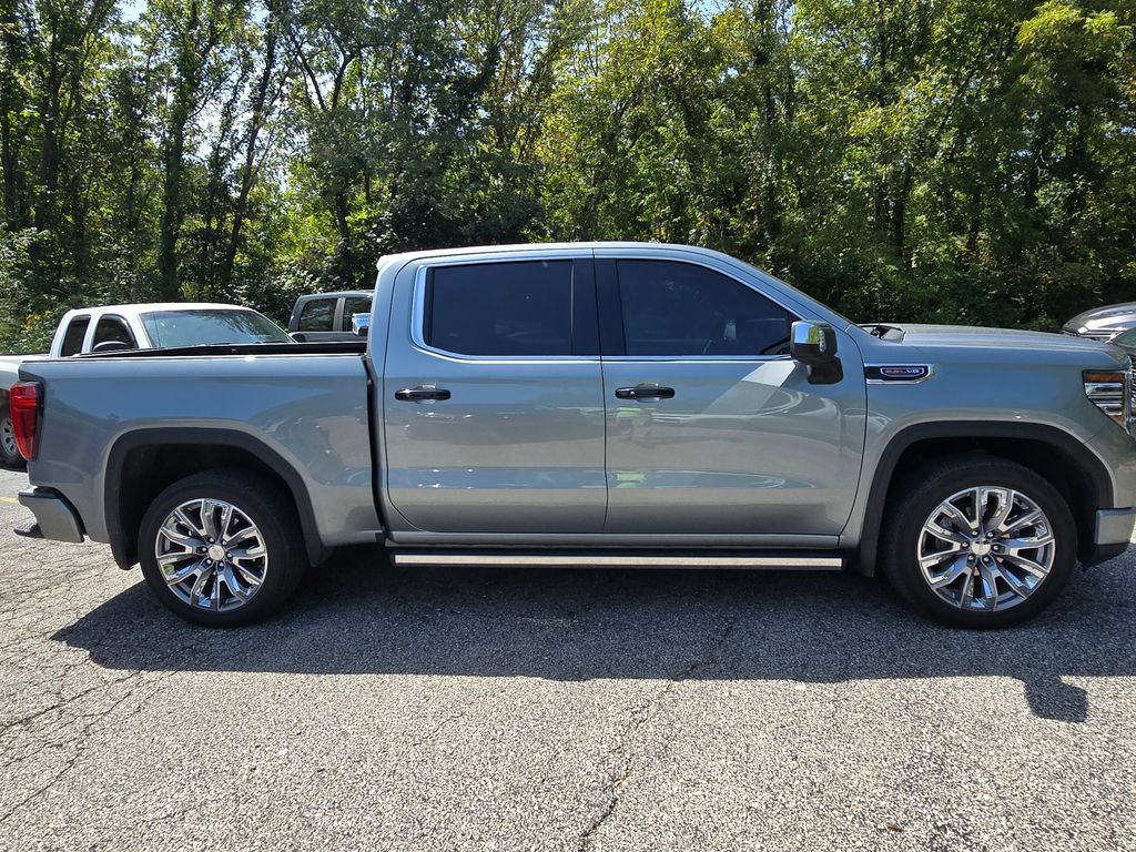 Used 2025 GMC Sierra 1500 Denali AWD/4WD image 9