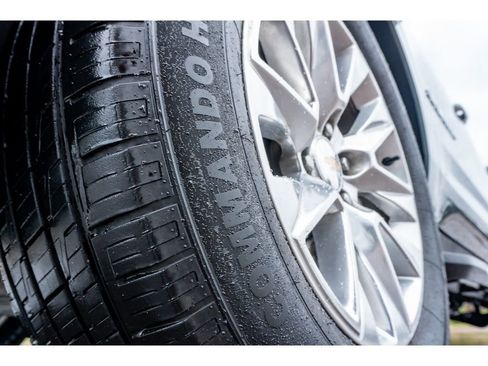 Used 2024 Chevrolet Suburban Premier image 9