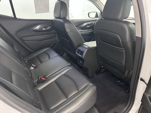 Used 2022 GMC Terrain SLT image 38