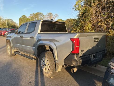 Used 2024 Toyota Tacoma SR image 6