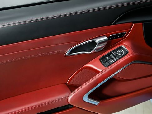 Used 2018 Porsche 911 Carrera image 16