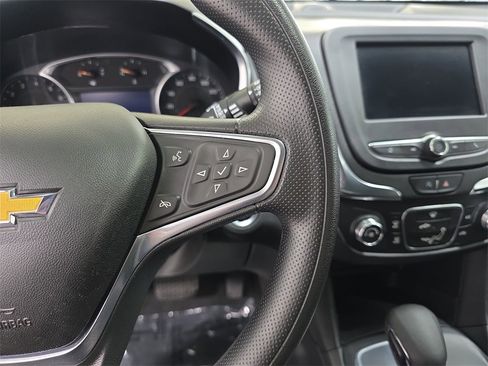Used 2022 Chevrolet Equinox LT image 18
