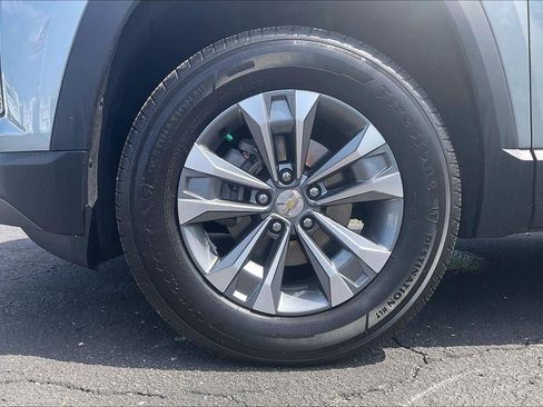 Used 2026 Chevrolet Equinox LT FWD image 8