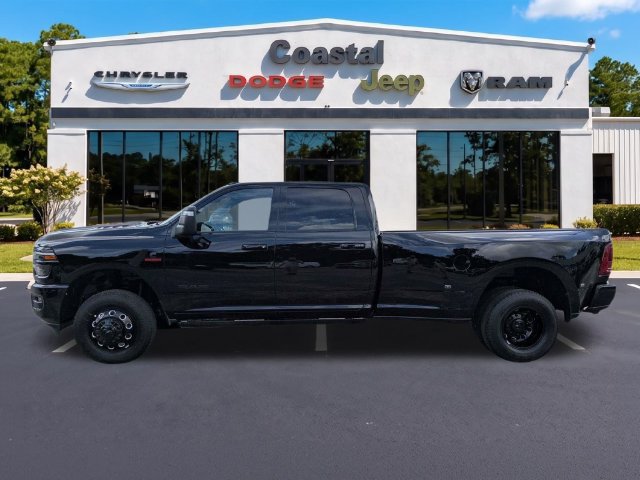 Used 2026 RAM 3500 Laramie AWD/4WD image 7