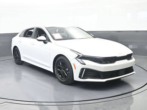 Used 2025 Kia K5 LXS FWD image 9