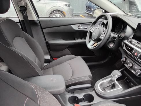 Used 2024 Kia Forte LXS w/ LXS Technology Package FWD image 9