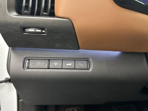 New 2026 Nissan Pathfinder Platinum w/ Cargo Package image 18