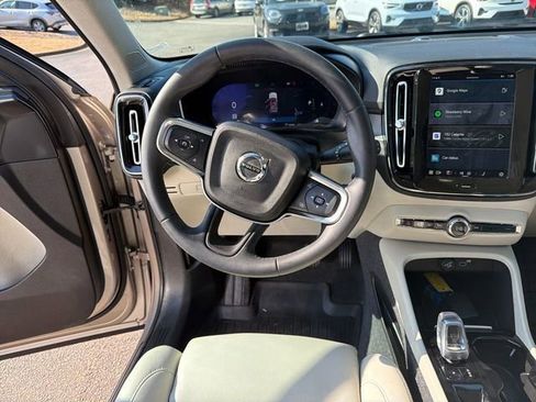 Certified 2024 Volvo XC40 B5 Plus w/ Protection Package Premier image 18