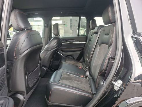 Used 2022 Jeep Grand Cherokee Trailhawk AWD/4WD image 10