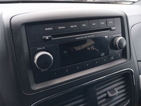 Used 2015 Dodge Grand Caravan SE w/ Quick Order Package 29E SE image 16