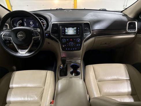 Used 2017 Jeep Grand Cherokee Limited AWD/4WD image 10
