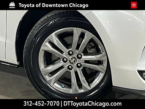 Used 2023 Toyota Sienna XSE AWD/4WD image 2
