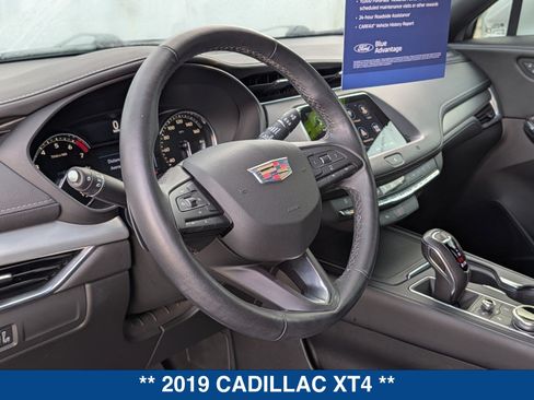 Used 2019 Cadillac XT4 Premium Luxury FWD image 23