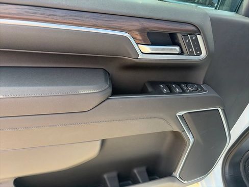 New 2026 GMC Sierra 2500 SLT AWD/4WD image 17