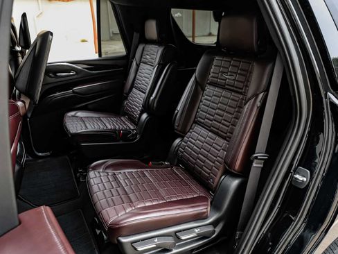 Used 2021 Cadillac Escalade Sport Platinum w/ Heavy-Duty Trailer Package AWD/4WD image 37