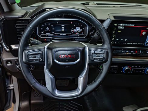 Used 2024 GMC Sierra 1500 Elevation image 16