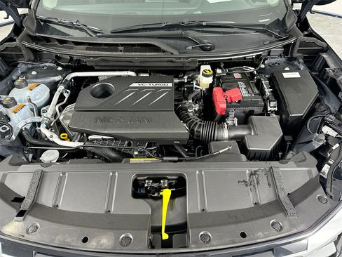 Used 2025 Nissan Rogue SV image 27