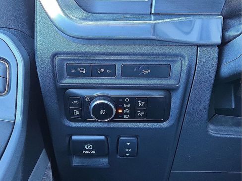 Used 2023 Ford F150 Lariat w/ Trailer Tow Package image 25