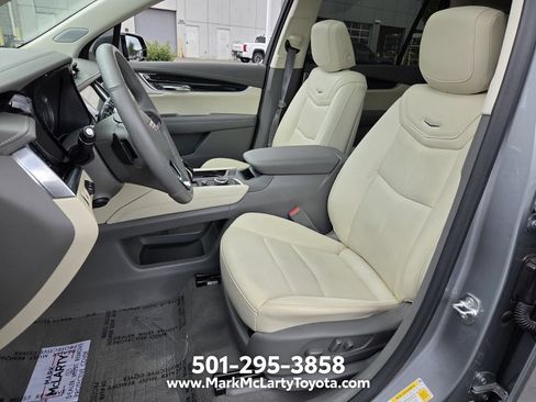 Used 2024 Cadillac XT6 Premium Luxury w/ Technology Package FWD image 9