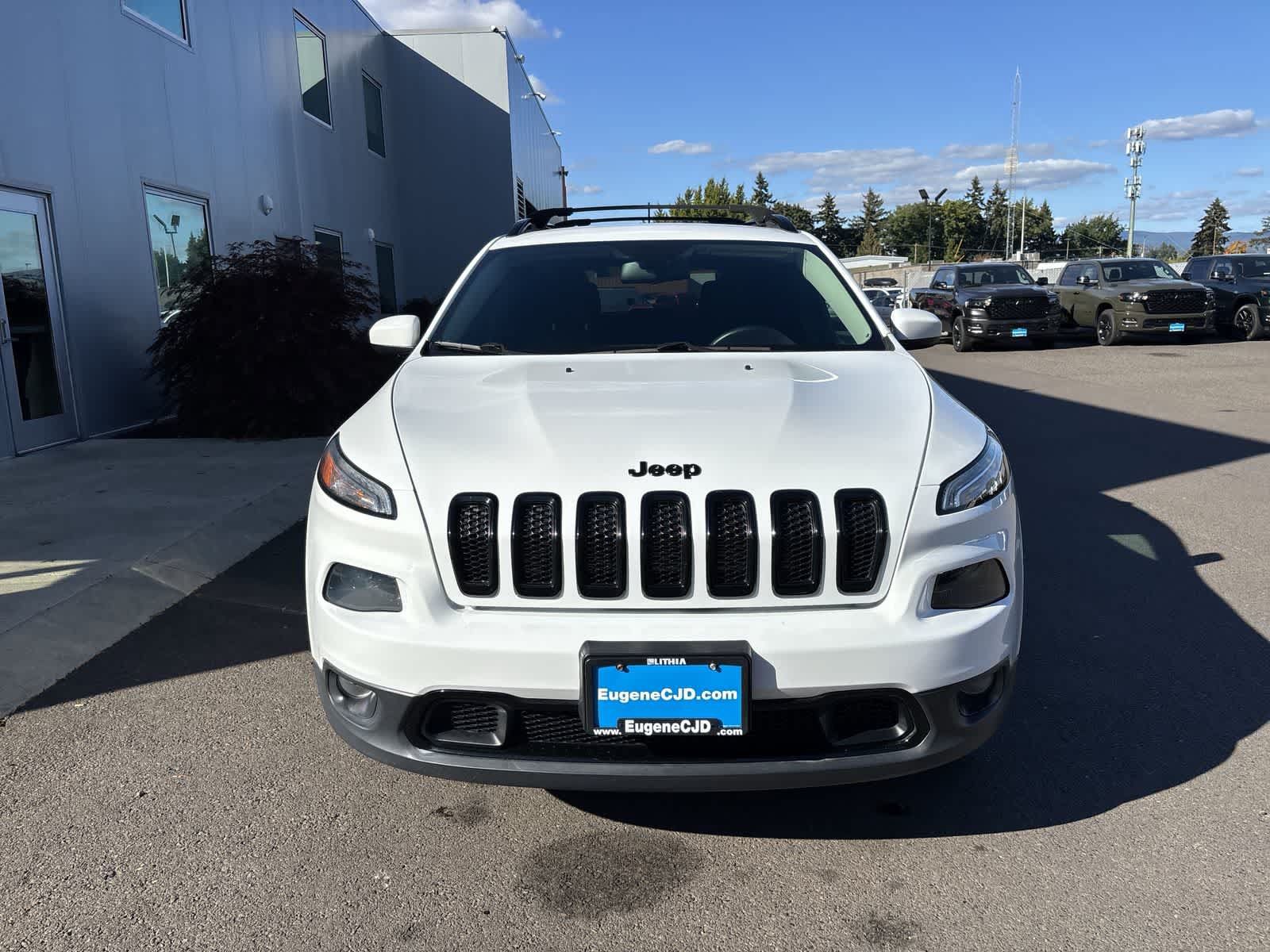 Certified 2018 Jeep Cherokee Latitude w/ Altitude Package AWD/4WD image 5