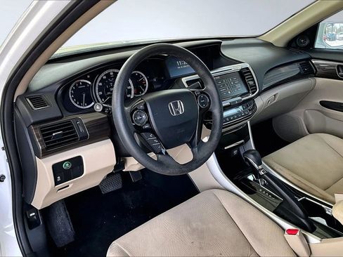 Used 2016 Honda Accord EX image 14