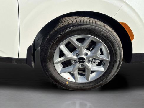 New 2025 Kia Soul LX image 9