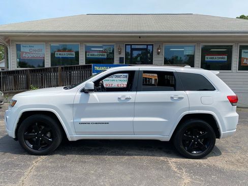 Used 2015 Jeep Grand Cherokee Altitude AWD/4WD image 6