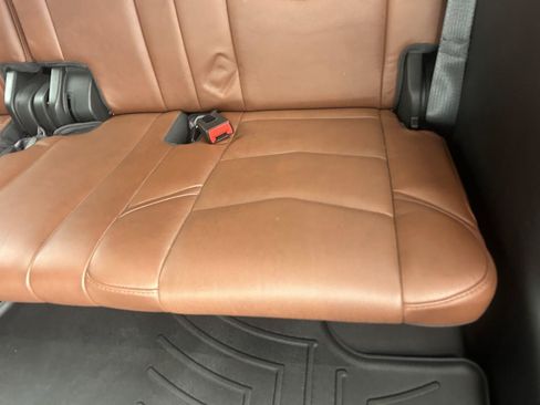 Used 2016 Cadillac Escalade Luxury AWD/4WD image 37