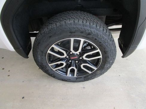 New 2026 GMC Sierra 1500 AT4 image 9