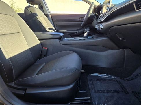 Used 2025 Nissan Altima 2.5 S image 15