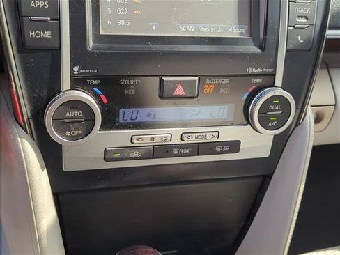 Used 2014 Toyota Camry XLE FWD image 23