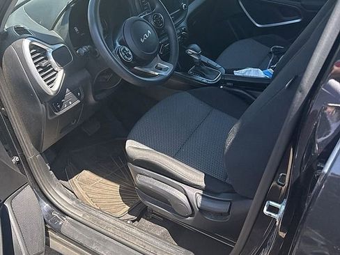 Used 2022 Kia Soul LX w/ Technology Package FWD image 3