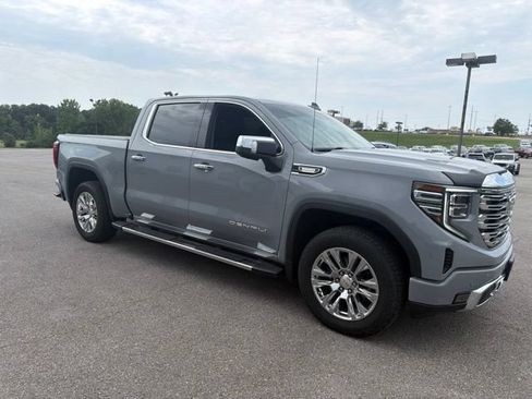 Used 2024 GMC Sierra 1500 Denali w/ Technology Package AWD/4WD image 11